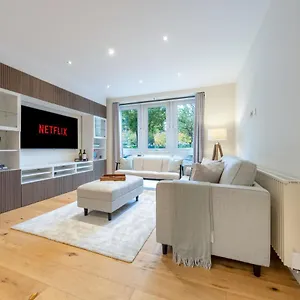 Apartment Candler Mews -