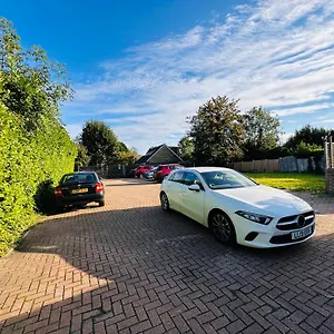 Acorn Gatwick & Parking **** Horley